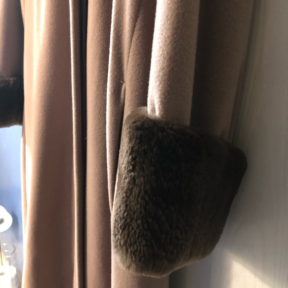 Vintage long women’s dress coat. - Picture 4 of 9